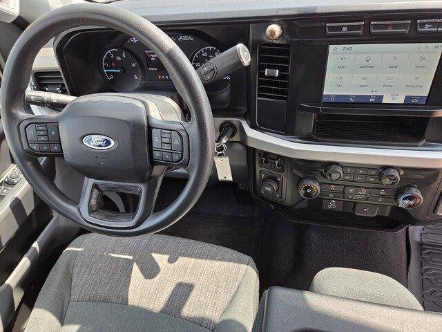 Used 2024 Oxford White Ford XLT image 33