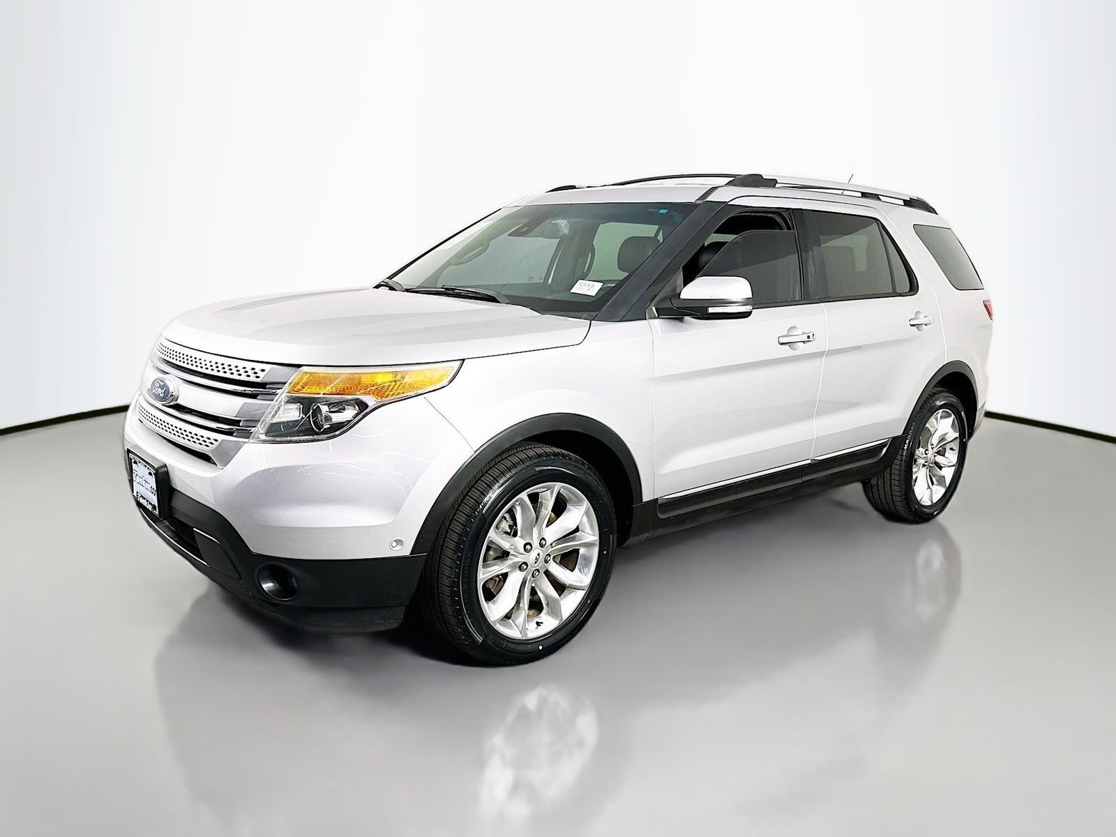 Used 2014 Ingot Silver Ford Limited image 3