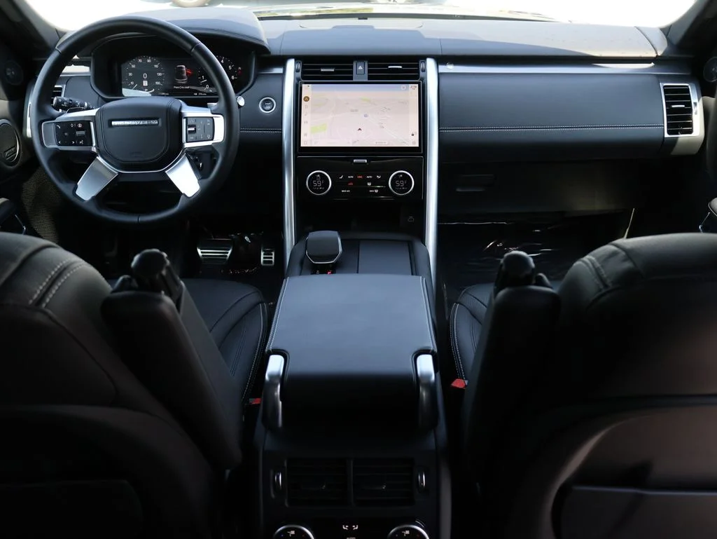 Used 2025 Santorini Black Metallic Land Rover Metropolitan Edition image 13