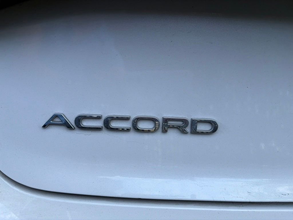Used 2023 White Honda EX image 19