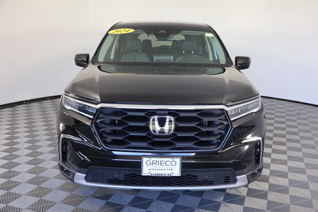 Used 2024 Black Honda EX-L image 3