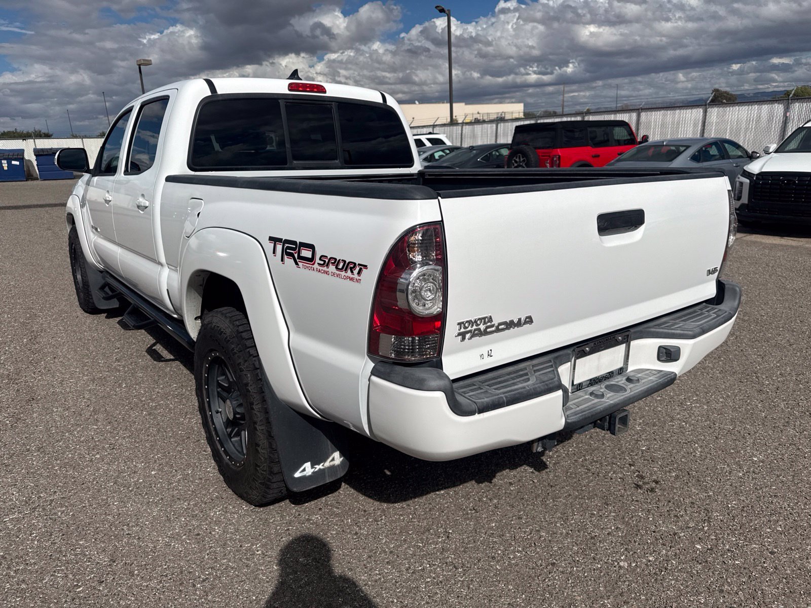 Used 2015 Super White Toyota Base image 3