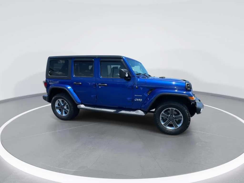 Used 2019 Blue Jeep Unlimited Sahara image 9