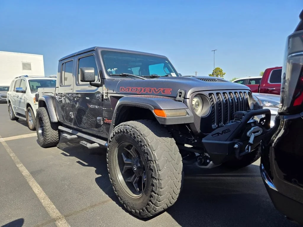 Used 2021 Granite Crystal M Jeep Mojave image 1