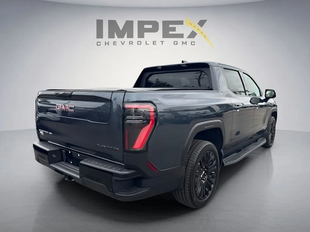 Used 2026 Deep Ocean Metallic GMC Elevation Extended Range image 5