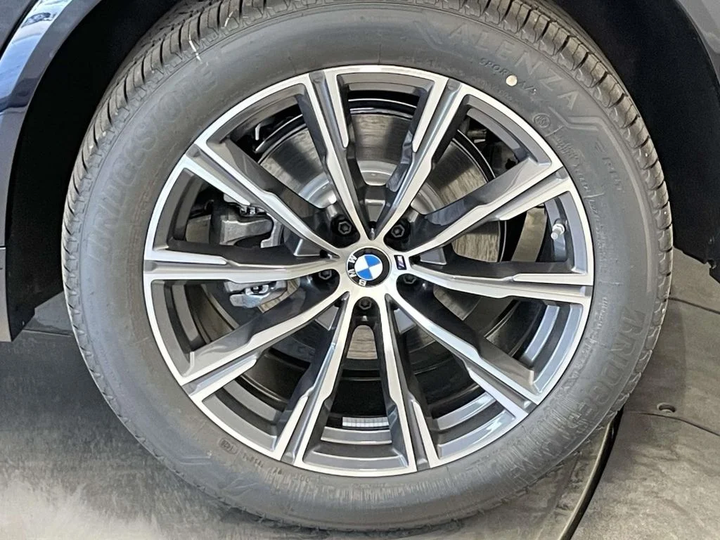 New 2026 Black BMW xDrive40i image 12