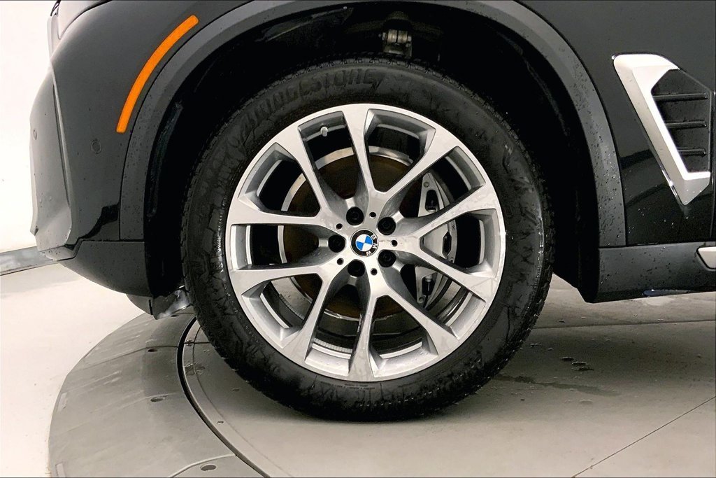 Used 2026 Black Sapphire Metallic BMW  image 8