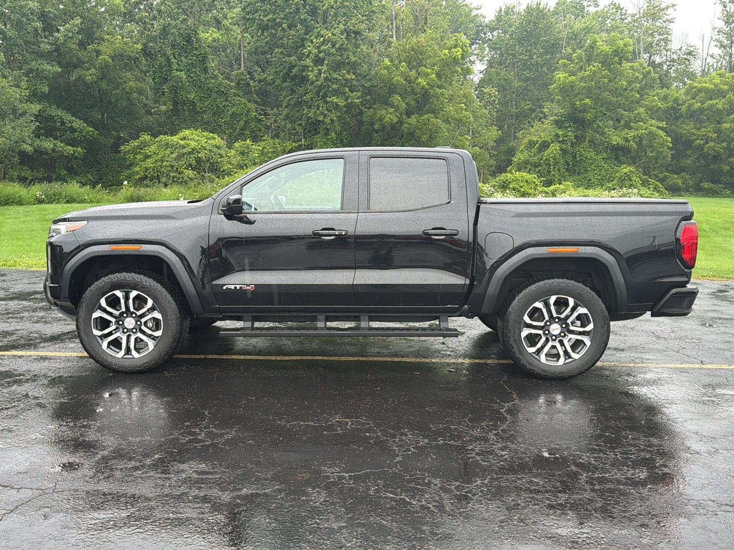 Used 2024 Onyx Black GMC 4WD AT4 image 8