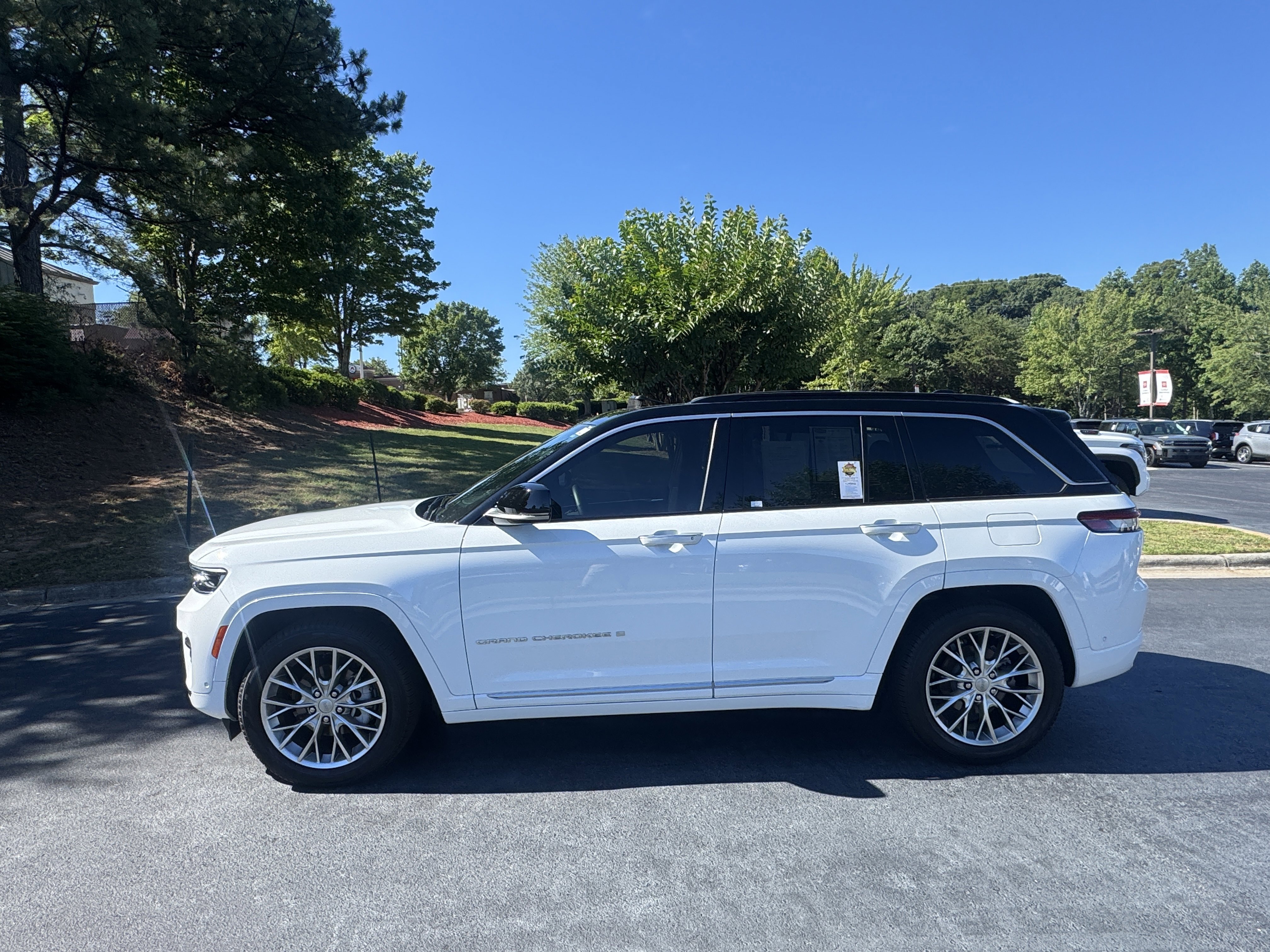 Used 2025 Bright White Clearcoat Jeep Summit image 7