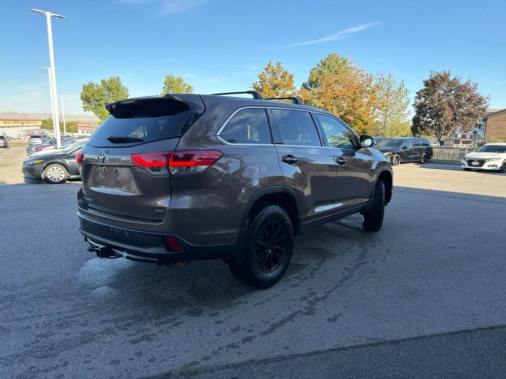 Used 2017 Walnut Toyota LE Plus image 5