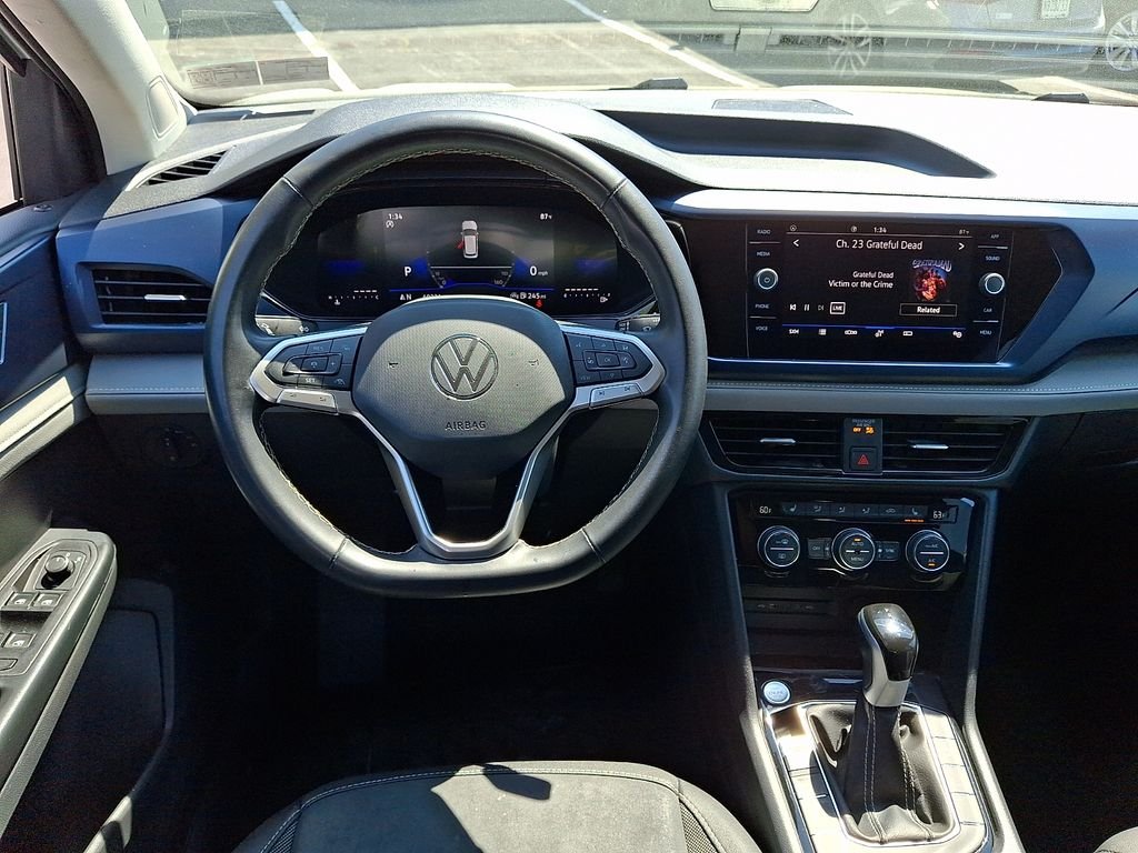 Used 2024 White Volkswagen 1.5T SE image 12