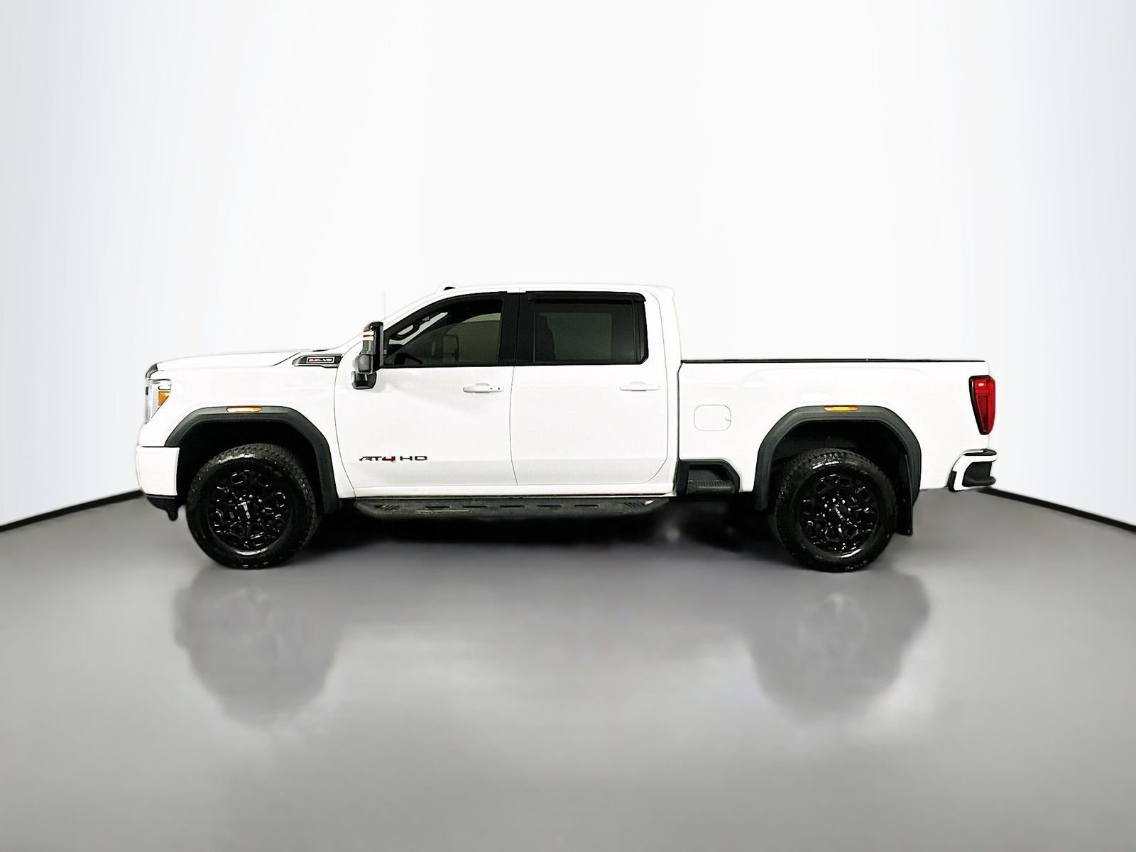 Used 2022 Summit White GMC AT4 image 8