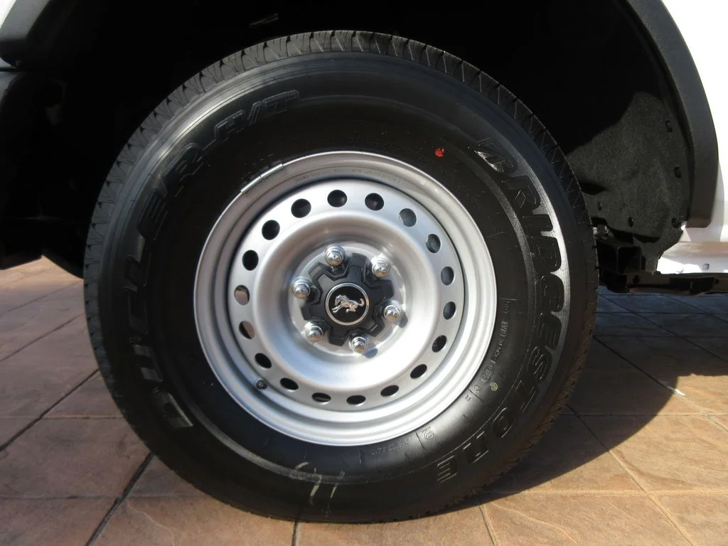 2025 Ford Bronco 4-Door Base - Photo 9