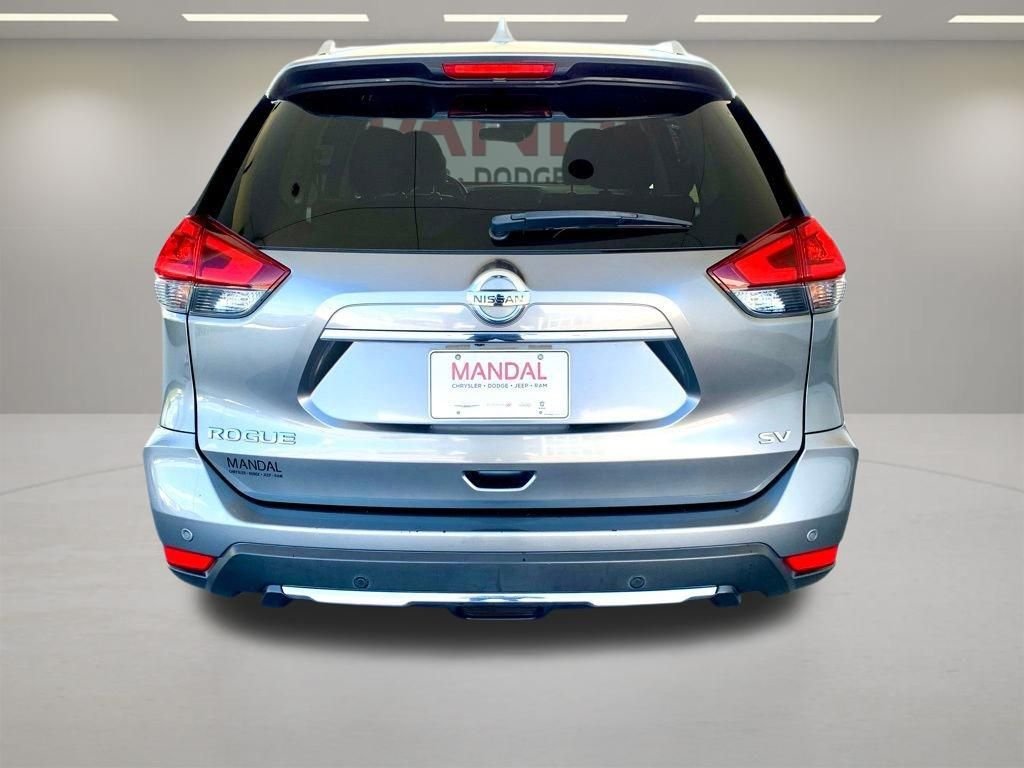 Used 2020 Gray Nissan SV image 6