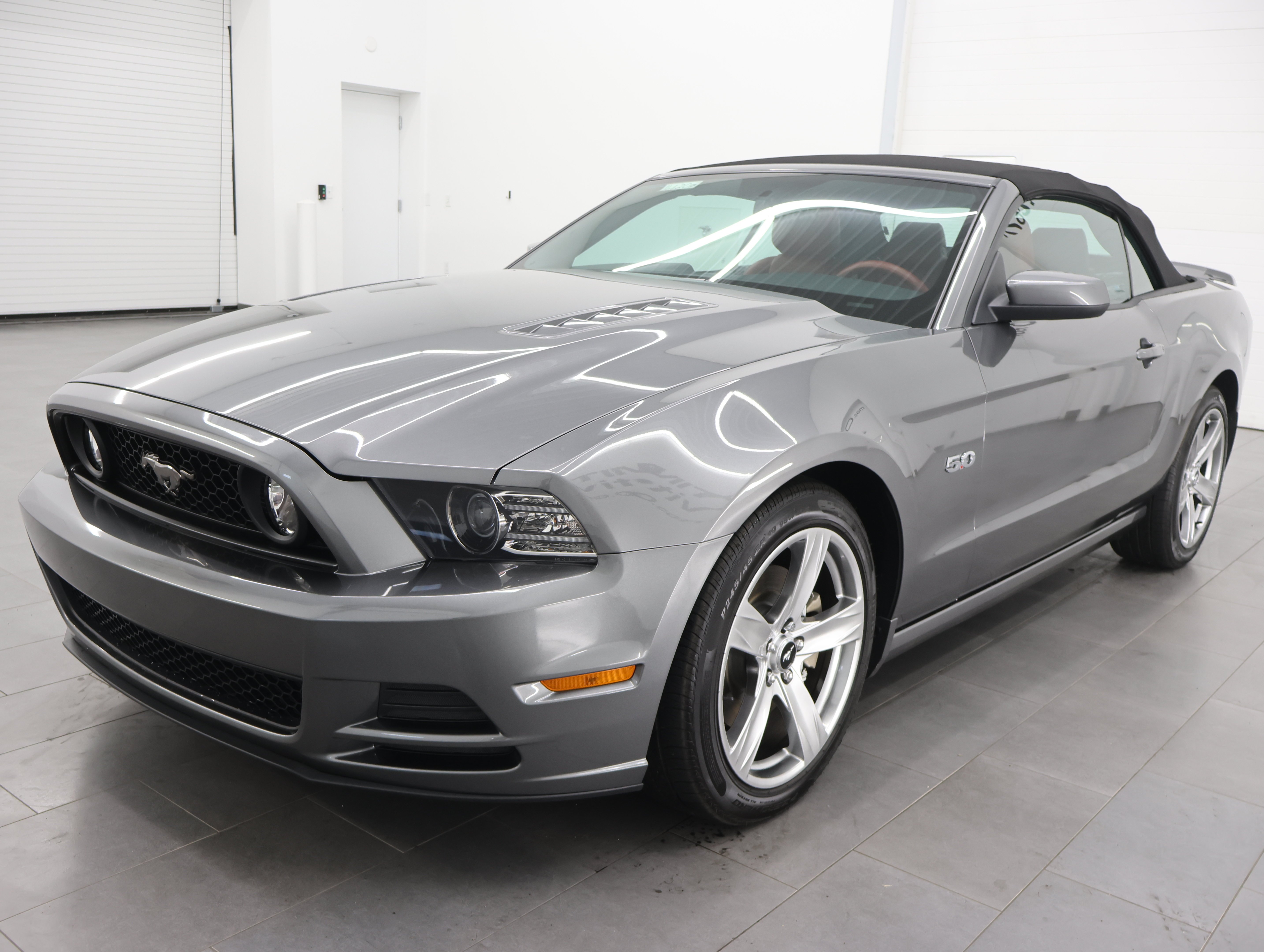 Used 2014 Sterling Gray Metallic Ford GT Premium Convertible: GT PREMIUM-CONVERTIBLE-6 SPEED STICK-HEATED LEATHER-LOW MILES image 7
