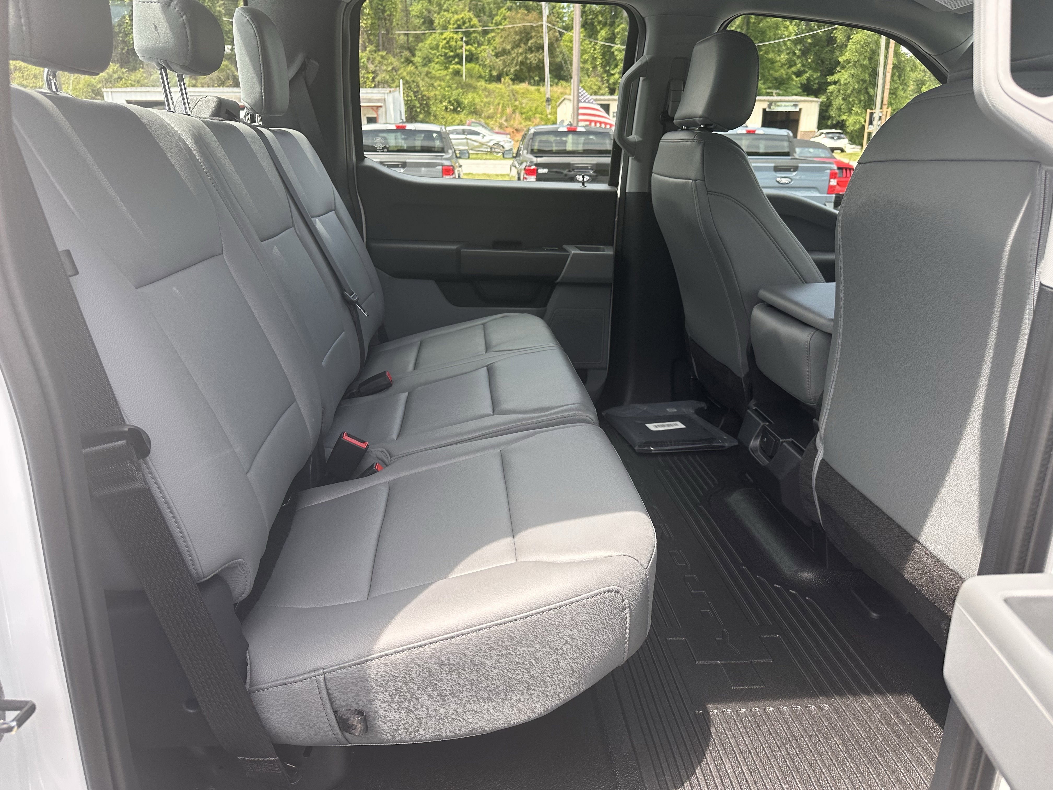 New 2026 Oxford White Ford F-250® XL image 17