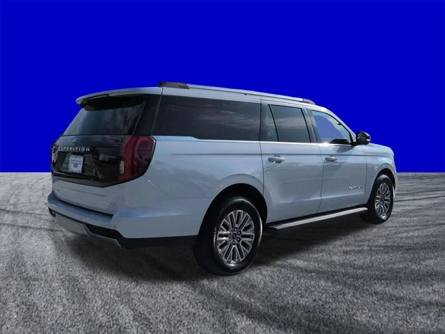 New 2026 Space Silver Metallic Ford MAX Platinum® image 4