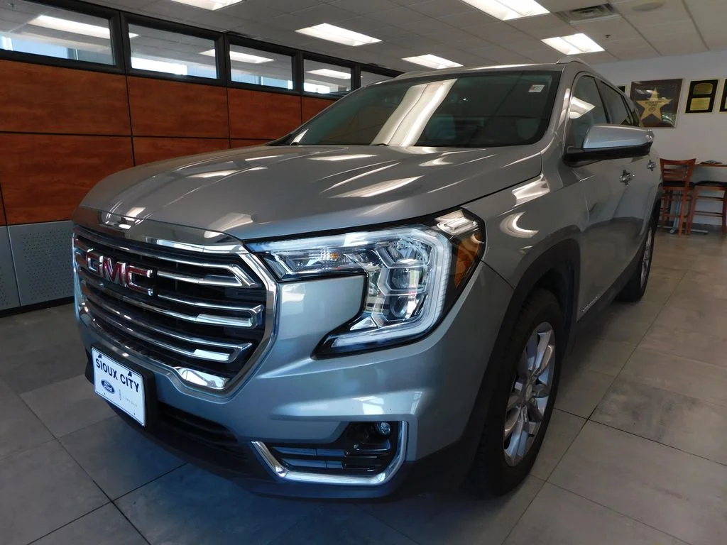 2023 GMC Terrain SLT AWD's photo