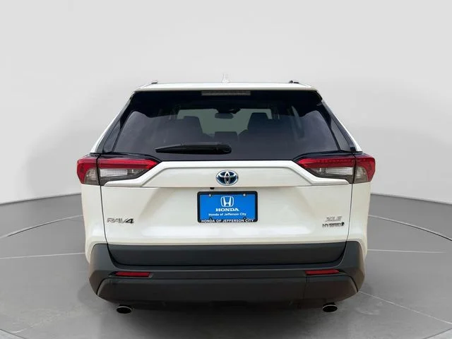 Used 2022 Blizzard Pearl Toyota XLE Premium image 5