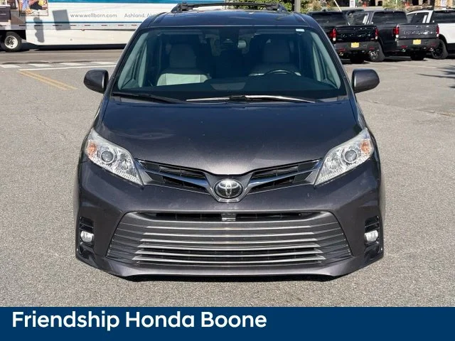 Used 2018 Gray Toyota XLE Premium image 2