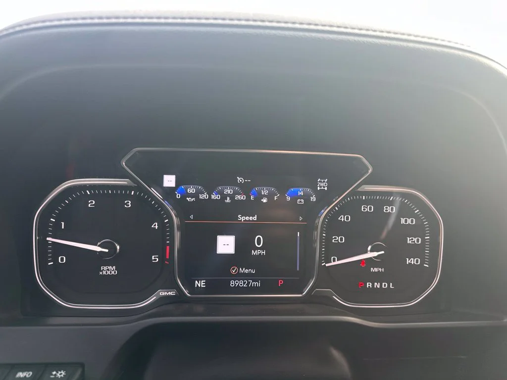Used 2021 Cayenne Red GMC Denali image 22