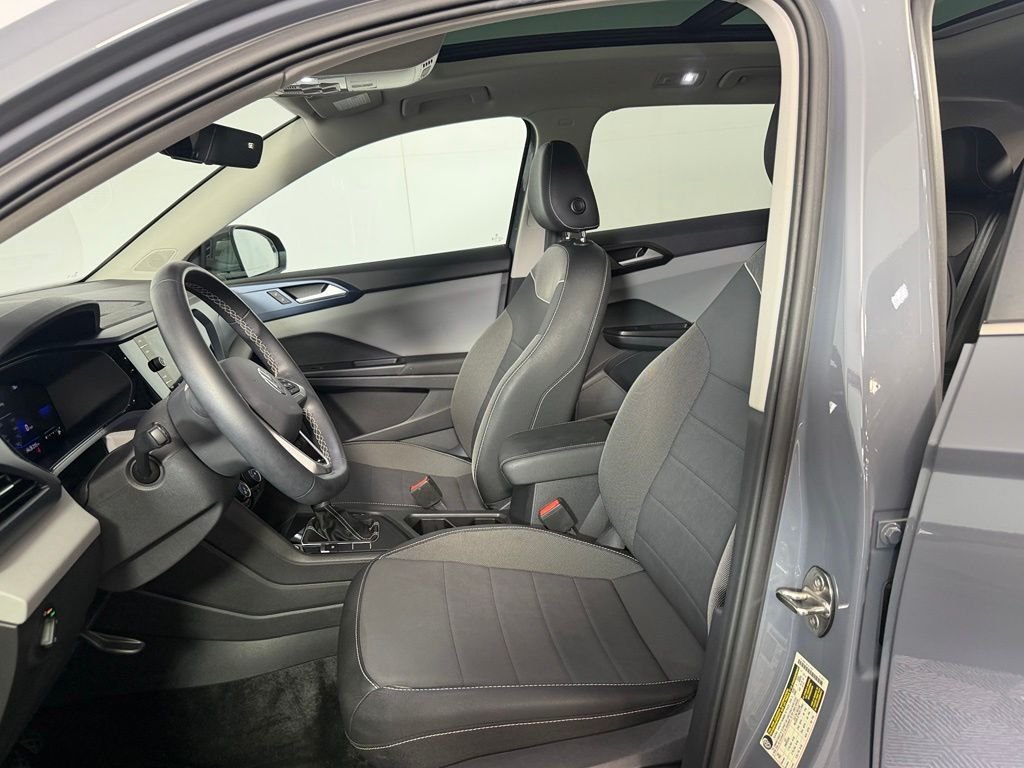 Used 2023 Pure Gray Volkswagen 1.5T SE image 17