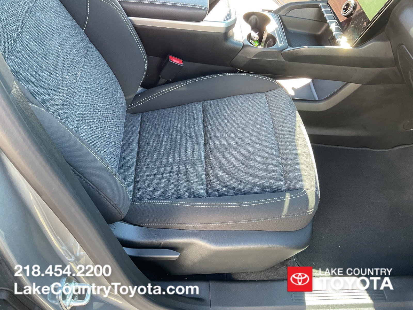 Used 2025 Graphite Gray GMC Elevation image 28