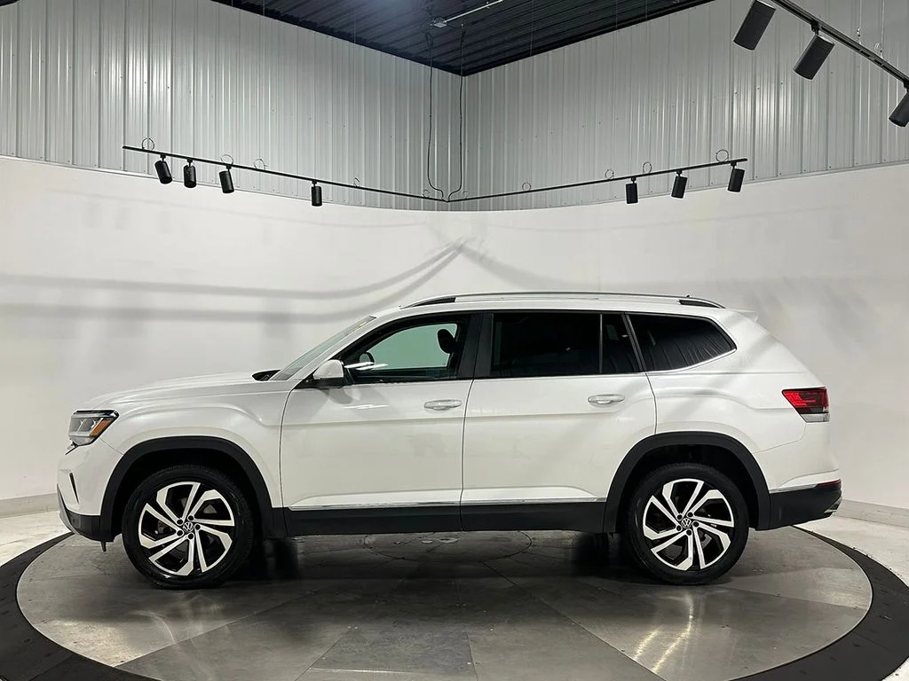 Used 2023  Volkswagen SEL image 15