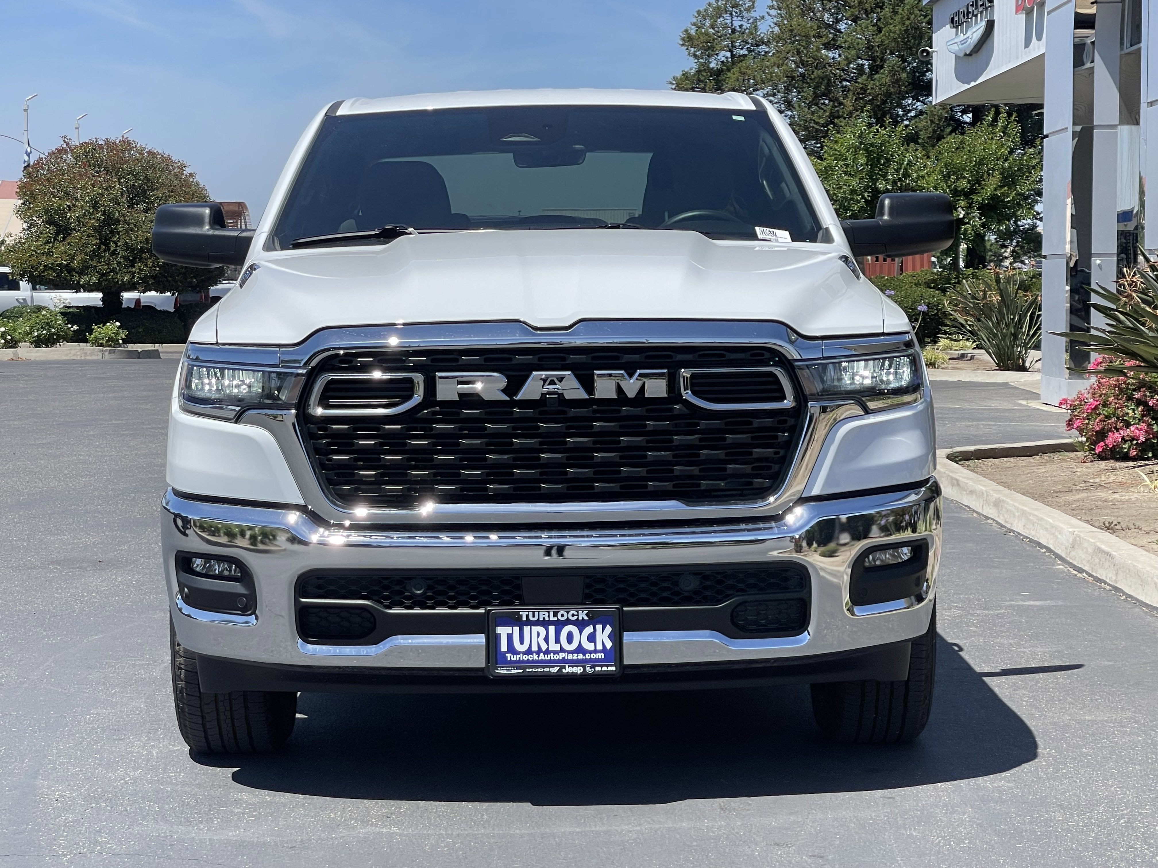 New 2026 Bright White Clear-Coat Exterior Paint RAM Big Horn image 3