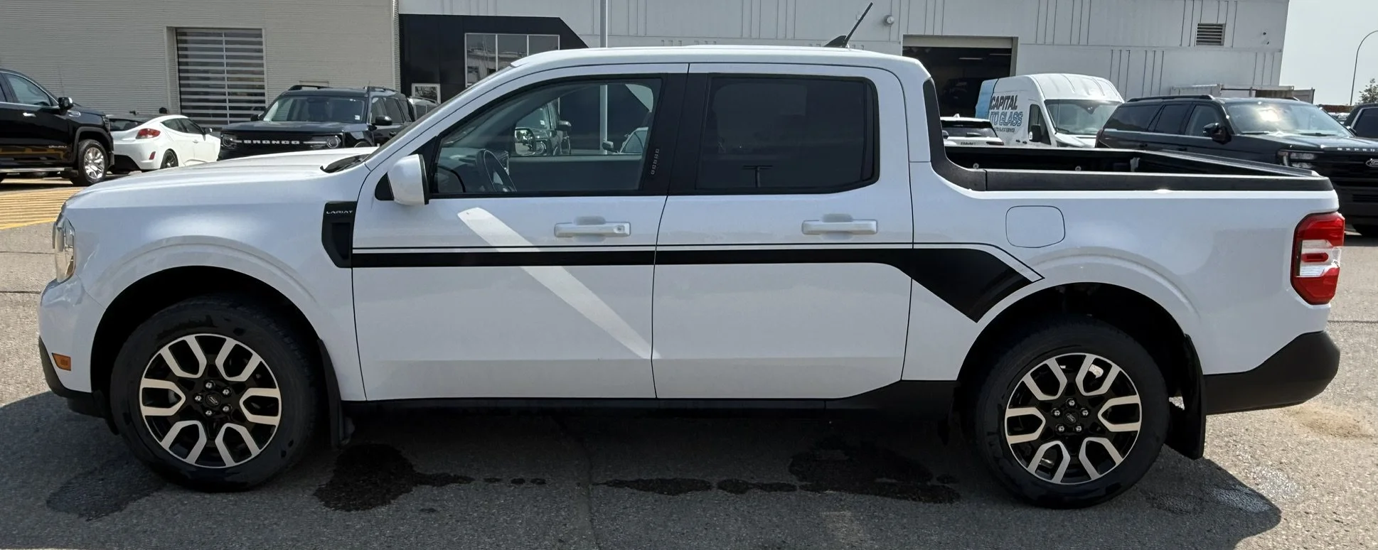 Used 2022 WHITE Ford LARIAT SuperCrew   AWD **New Arrival** image 2