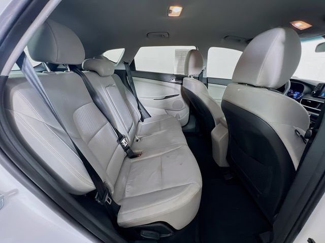 Used 2020 White Hyundai SE image 36
