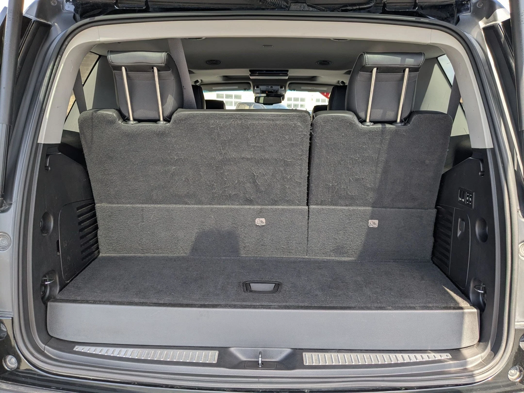 Used 2017 Onyx Black GMC Denali image 32