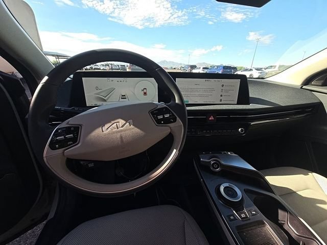 Certified Used 2024 Glacier Kia Wind image 6
