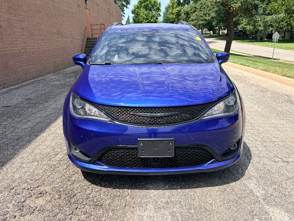 Used 2020 Ocean Blue Metallic Chrysler Touring L Plus 35th Anniversary image 8
