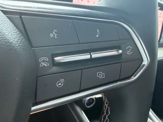 Used 2024 White Chevrolet LT image 24