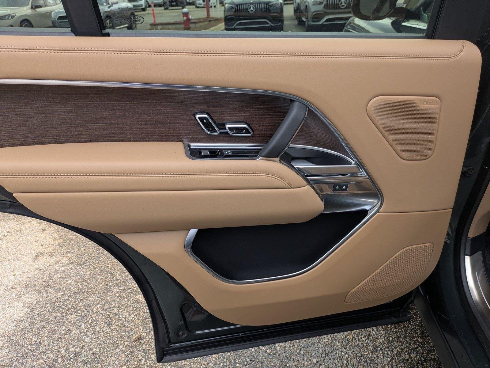 New 2026 Belgravia Green Land Rover SE image 25