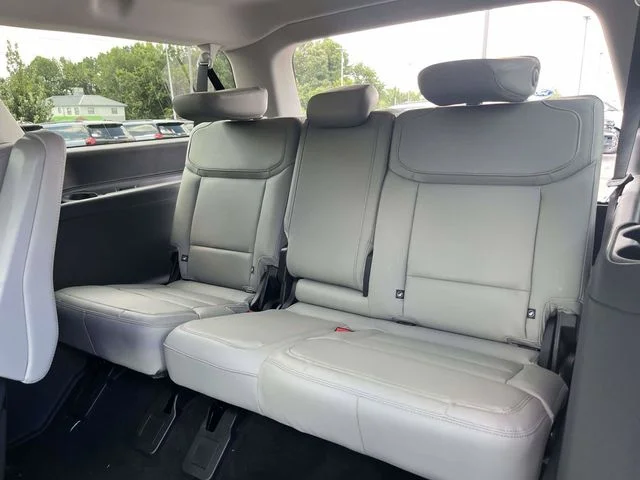New 2027 Star White Metallic Tri-Coat Ford MAX Active image 10