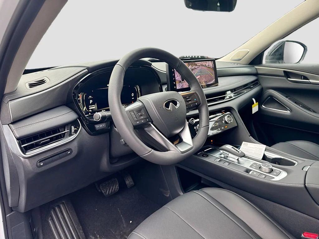 Certified Used 2026 White INFINITI LUXE image 10