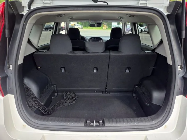 Used 2022 White Kia LX image 18