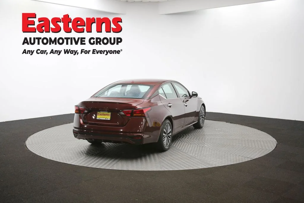 Used 2023 Red Nissan 2.5 SV image 39