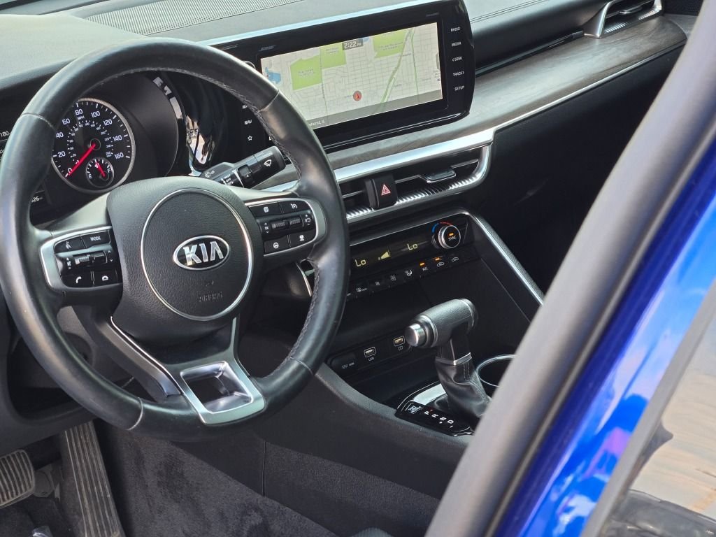 Used 2021 Sapphire Blue Kia EX image 21