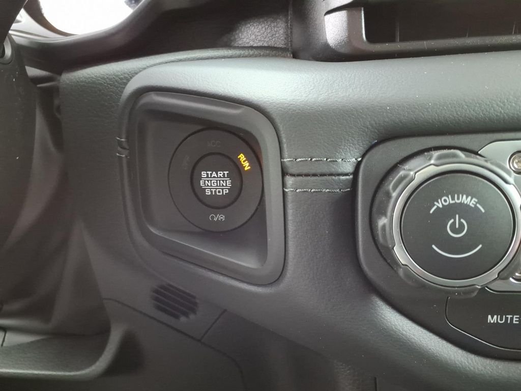 New 2026 Black Clear-Coat Exterior Paint Jeep Sahara image 20