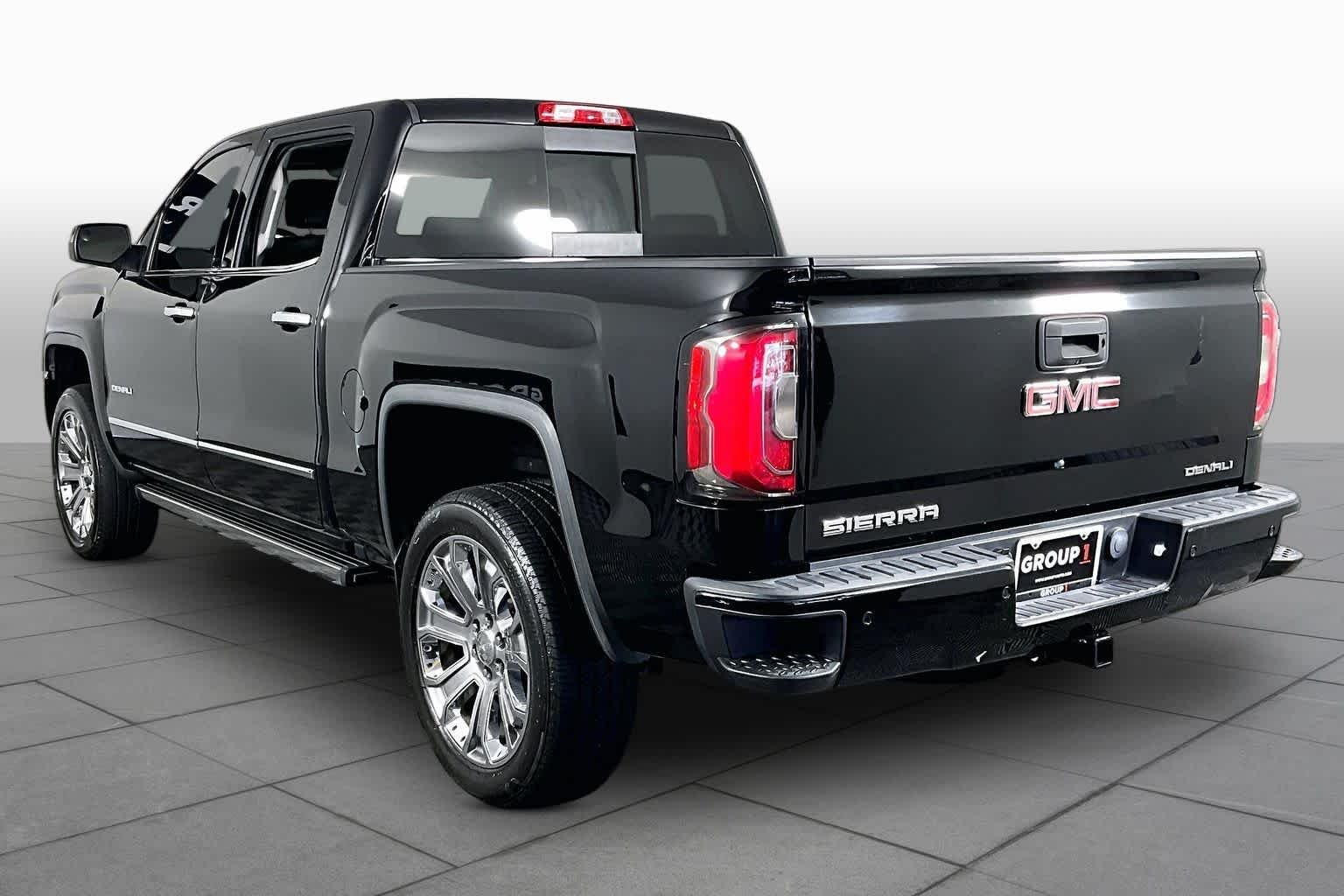 Used 2018 Onyx Black GMC Denali image 11