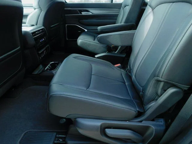 New 2026 High Gloss Black Exterior Paint Jeep Limited Altitude image 23