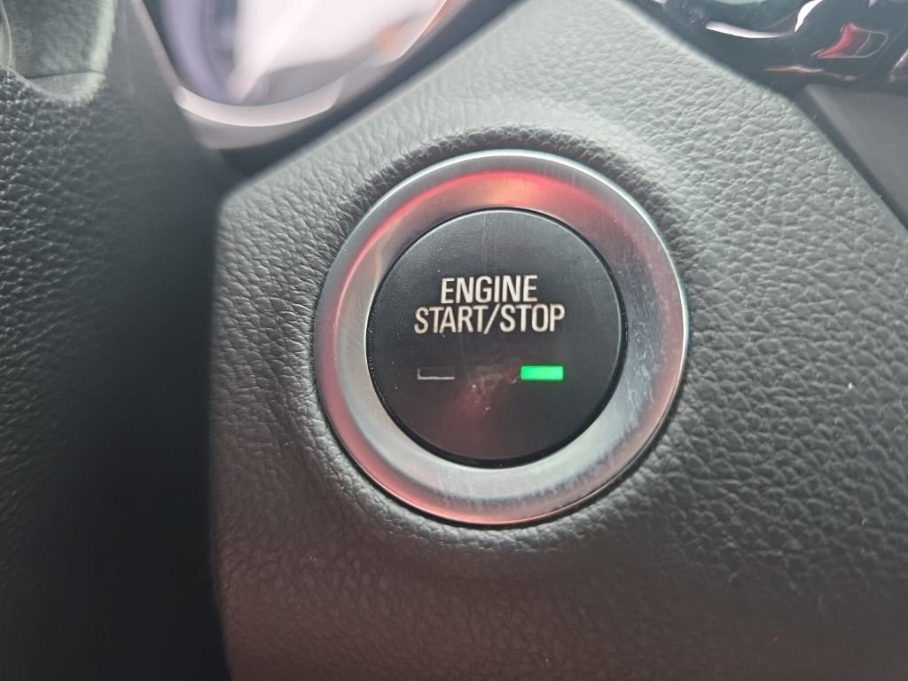 Used 2020 Red Buick Essence image 25