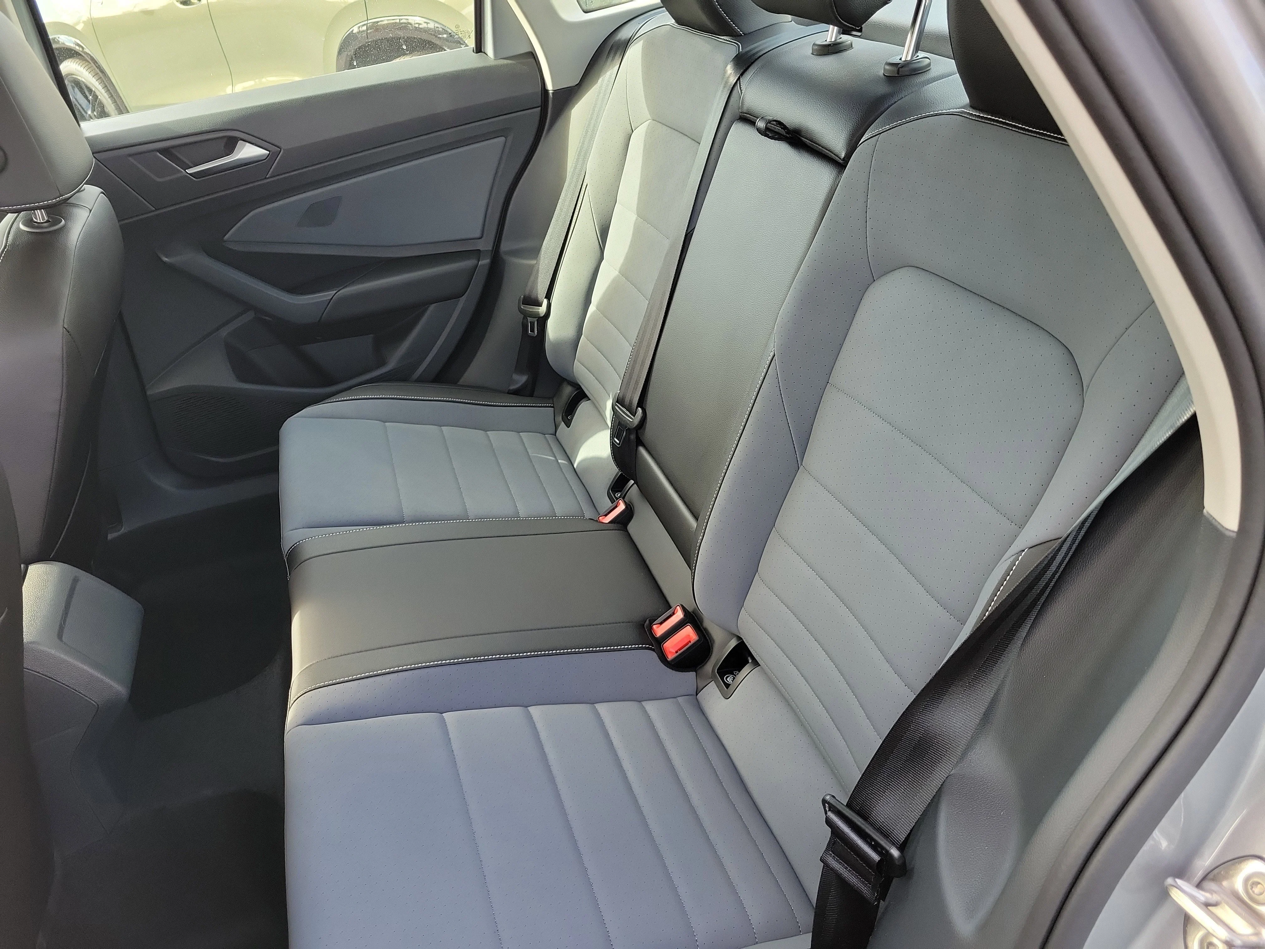 New 2026 Silver Volkswagen 1.5T SE image 14