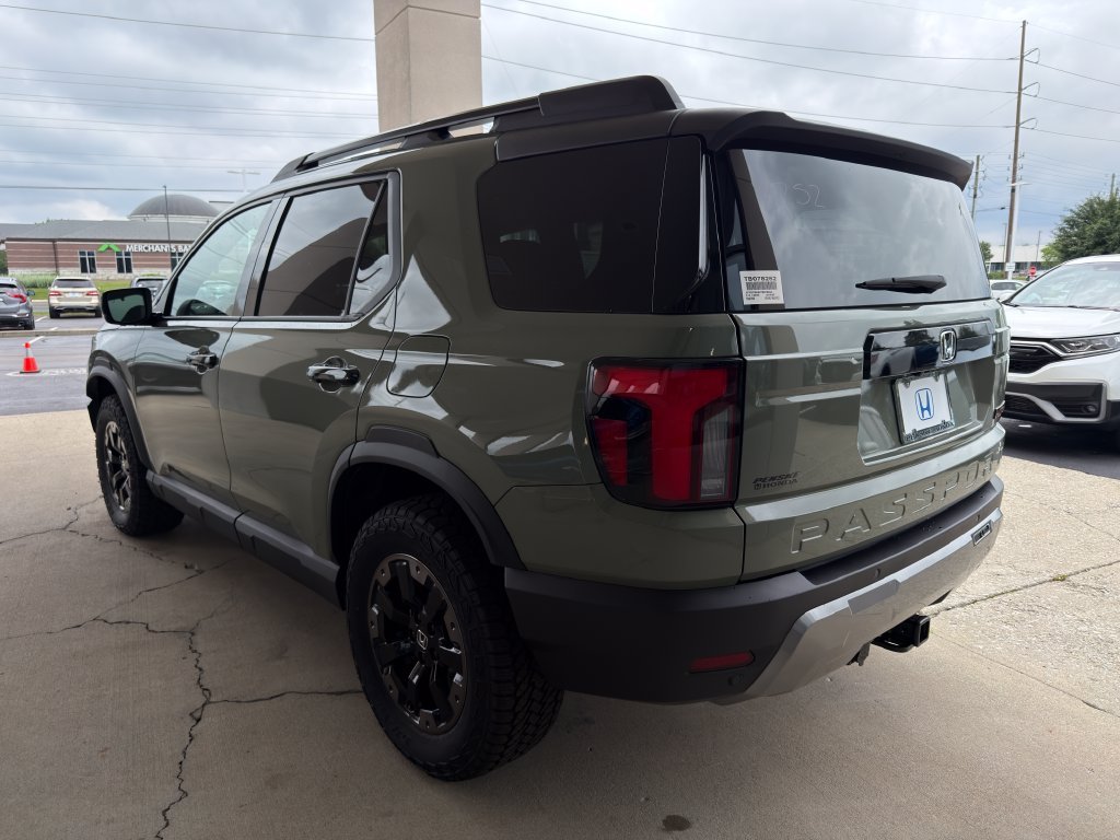 Honda × YOSHIDA ROBERTO のカーキカラー　ほぼ新品 New 2026 Honda Passport TrailSport Elite 4D Sport Utility in