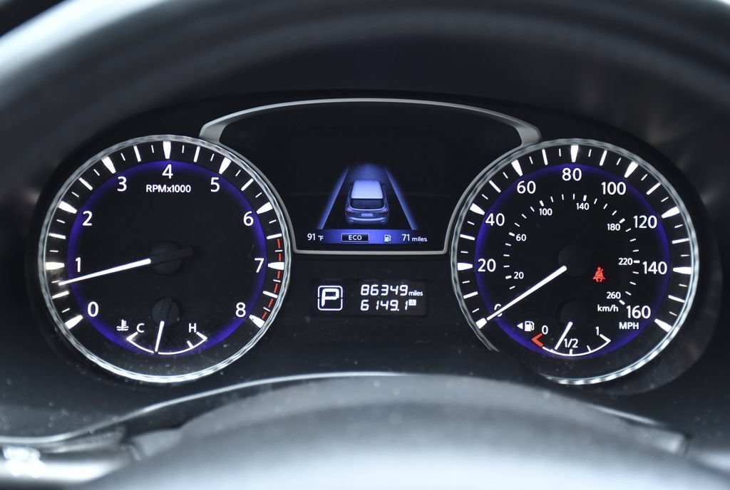 Certified Used 2019 Liquid Platinum INFINITI LUXE image 10