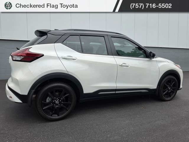 Used 2024 Aspen White Tricoat/Super Black Nissan SR image 8
