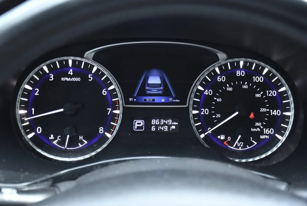 Used 2019 Liquid Platinum INFINITI LUXE image 10